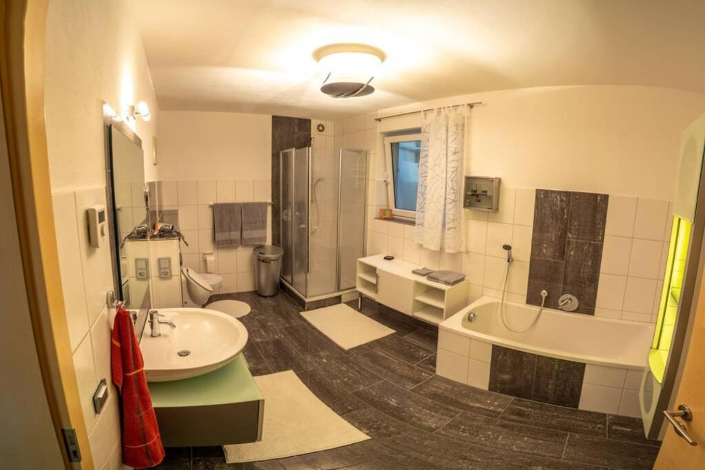 Wohnung Mit Talblick, Ladestation E-Auto Зиген Экстерьер фото